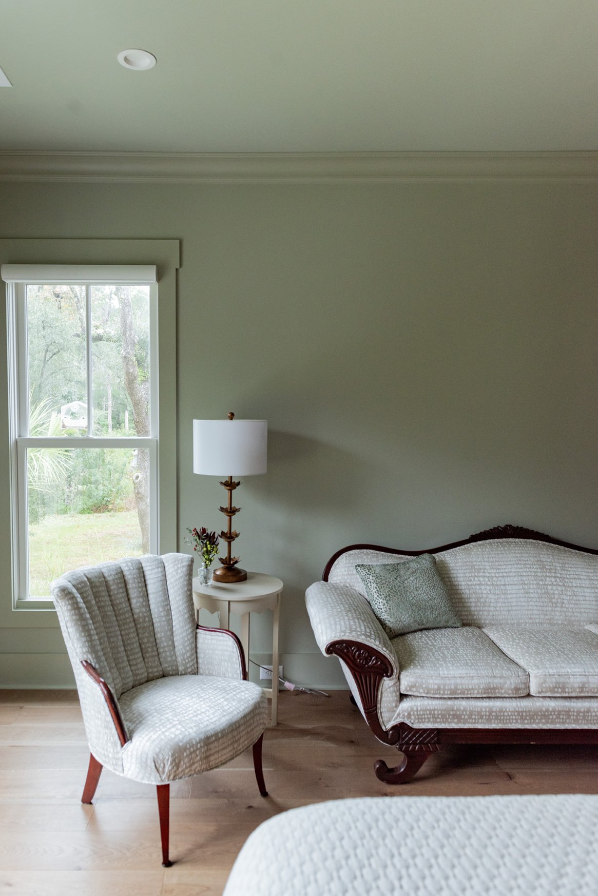 Knoxville home receiving a thorough deep cleaning