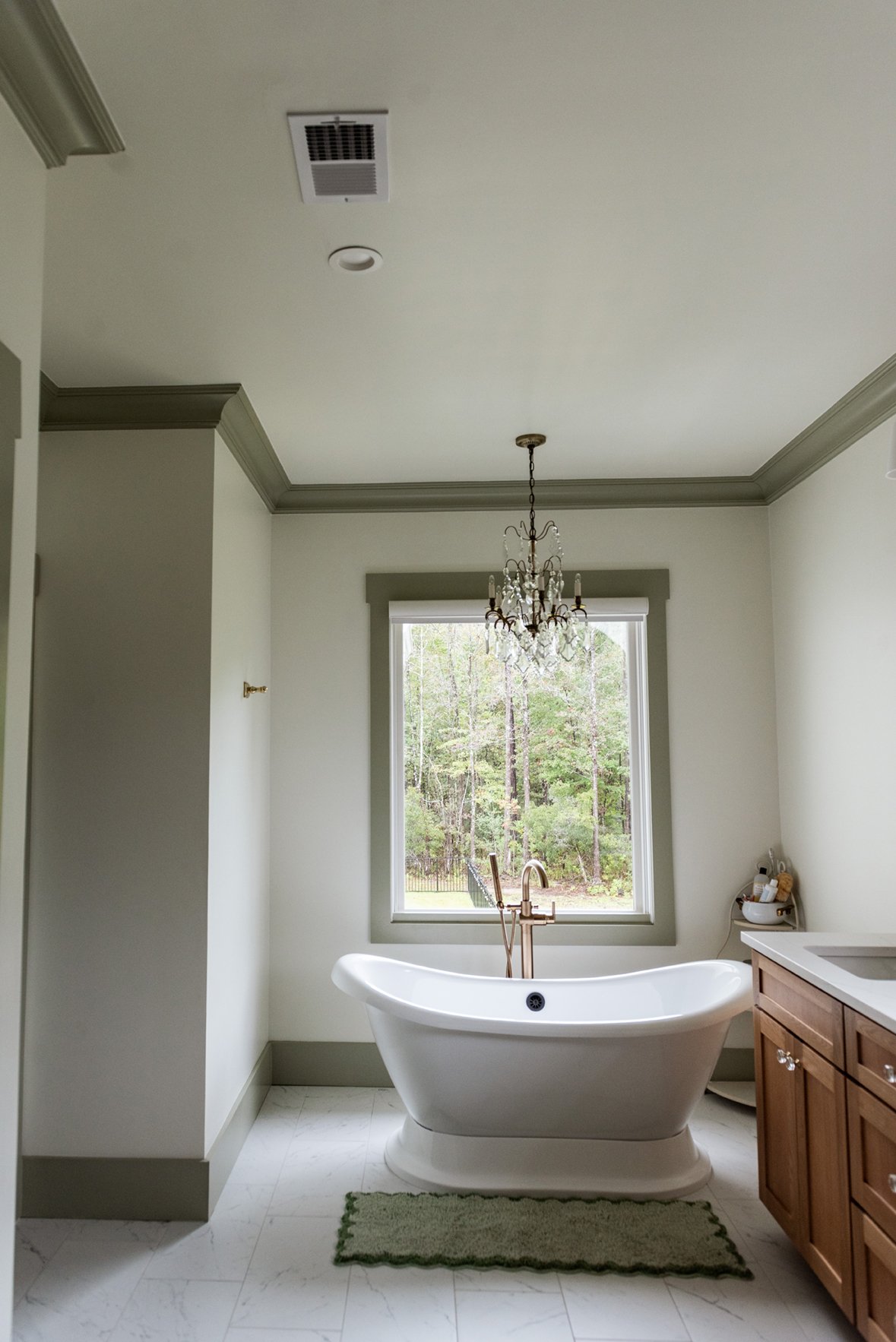 Detailed deep cleaning of a Knoxville home